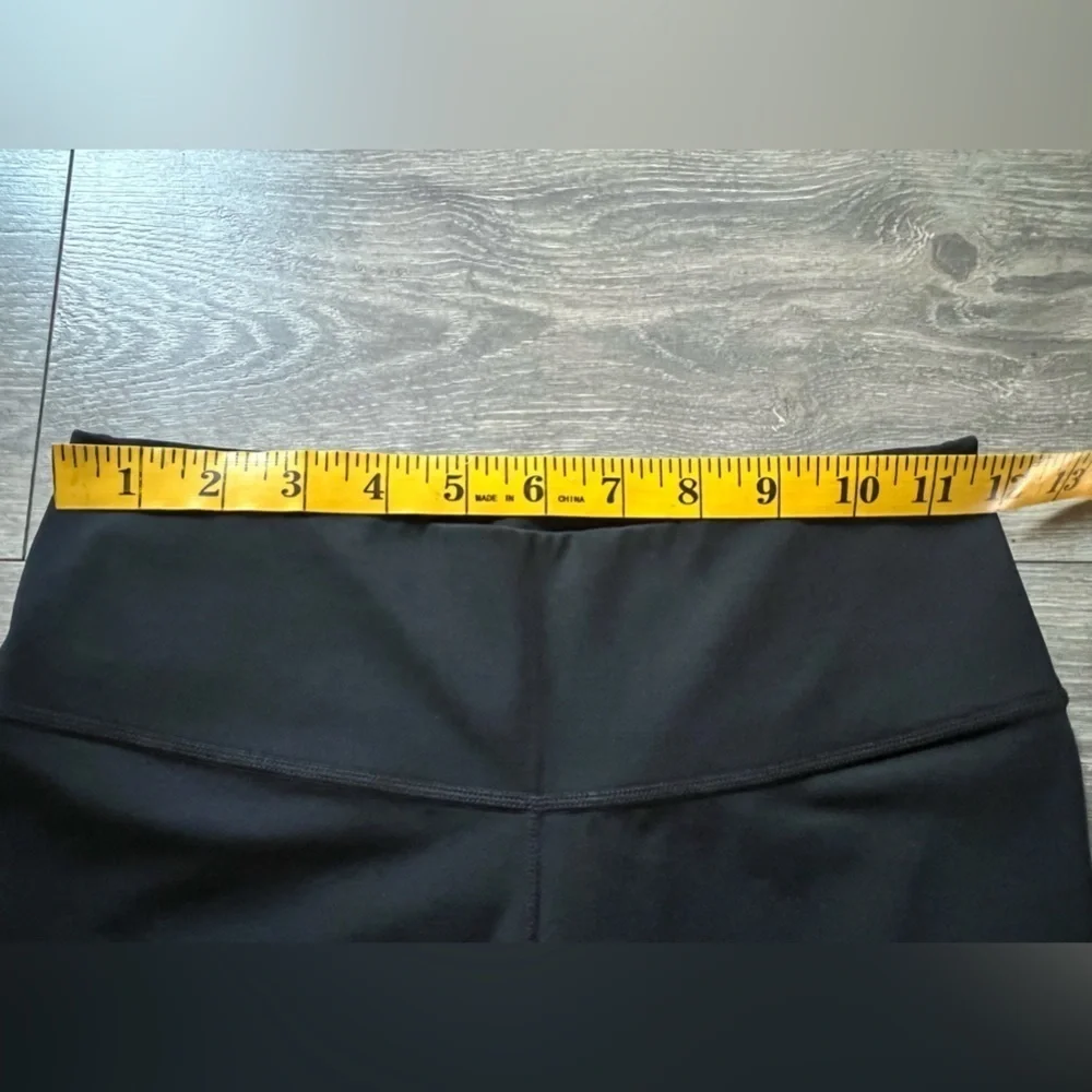 Nike Peleton dri-fit leggings. Size small
